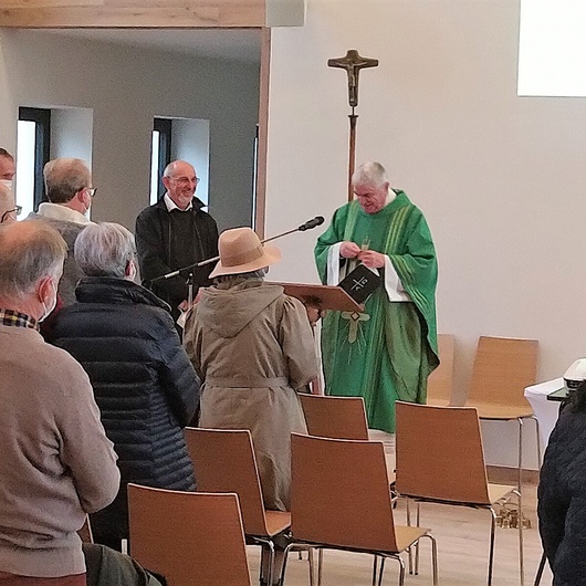 erster Gottesdienst im neuen Pfarrsaal
