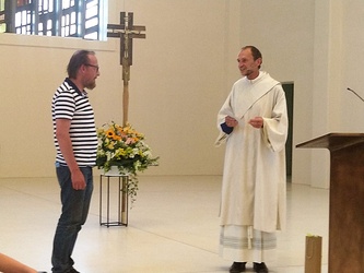 Dem Bauleiter Thomas Hack wurde für seinen Einsatz beim Umbau zum "neuen St. Anton" gedankt