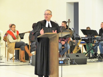 Eine Stunde Zeit -- Pfr Weich