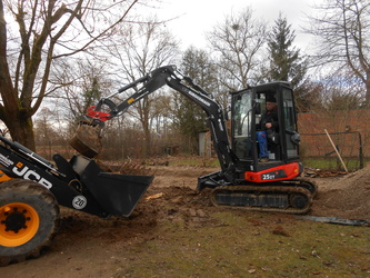 Bagger und Radlager Foto: Bagger und Radlager