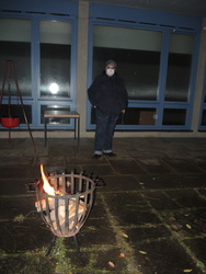 Martin Lexmaul am Feuer Bild: Martin Lexmaul am Feuer