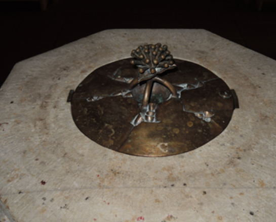 Bild: Taufstein Maximilian Kolbe