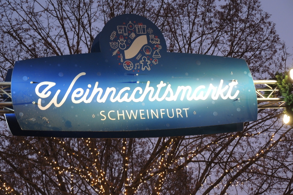 Stadtkirche Schweinfurt auf dem Weihnachtsmarkt 2022