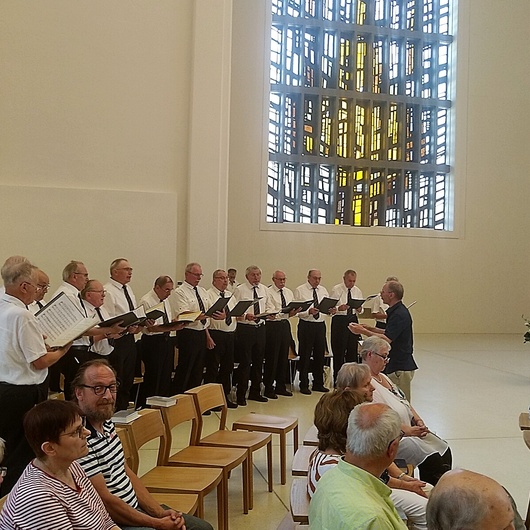 Der FAG Kugelfischer Chor sang beim Patrozinium von St. Anton