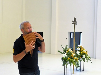 Rüdiger Wolf mit Panflöte